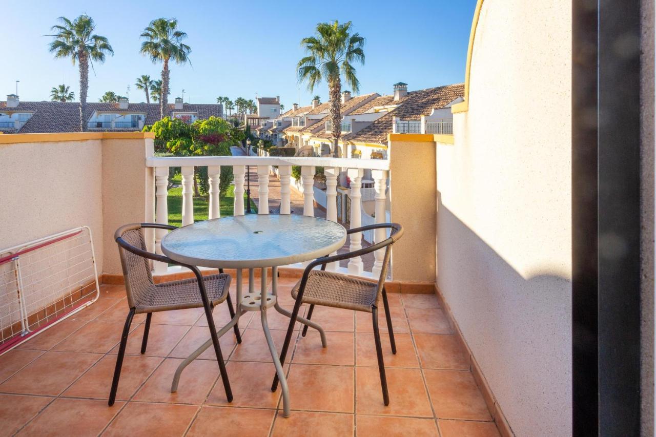 Pool-Side Townhouse In Cabo Roig Villa Orihuela Kültér fotó