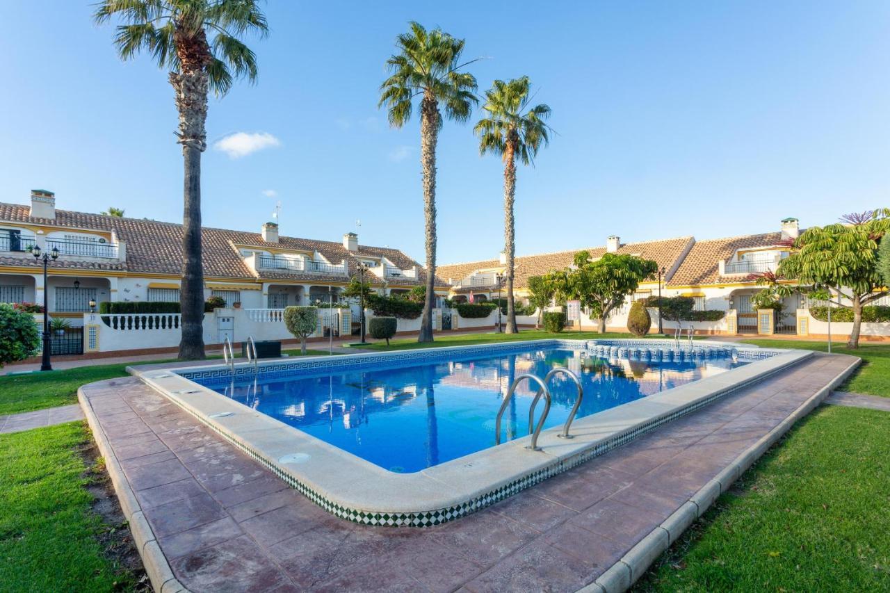 Pool-Side Townhouse In Cabo Roig Villa Orihuela Kültér fotó