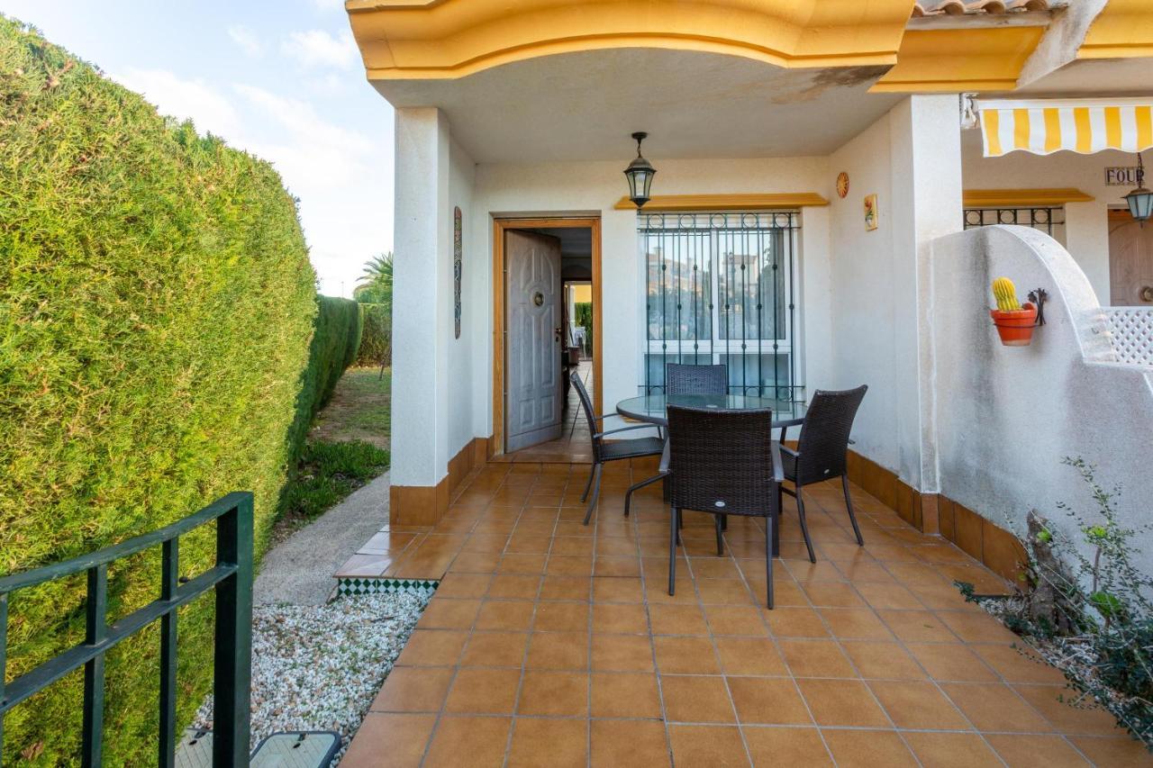 Pool-Side Townhouse In Cabo Roig Villa Orihuela Kültér fotó