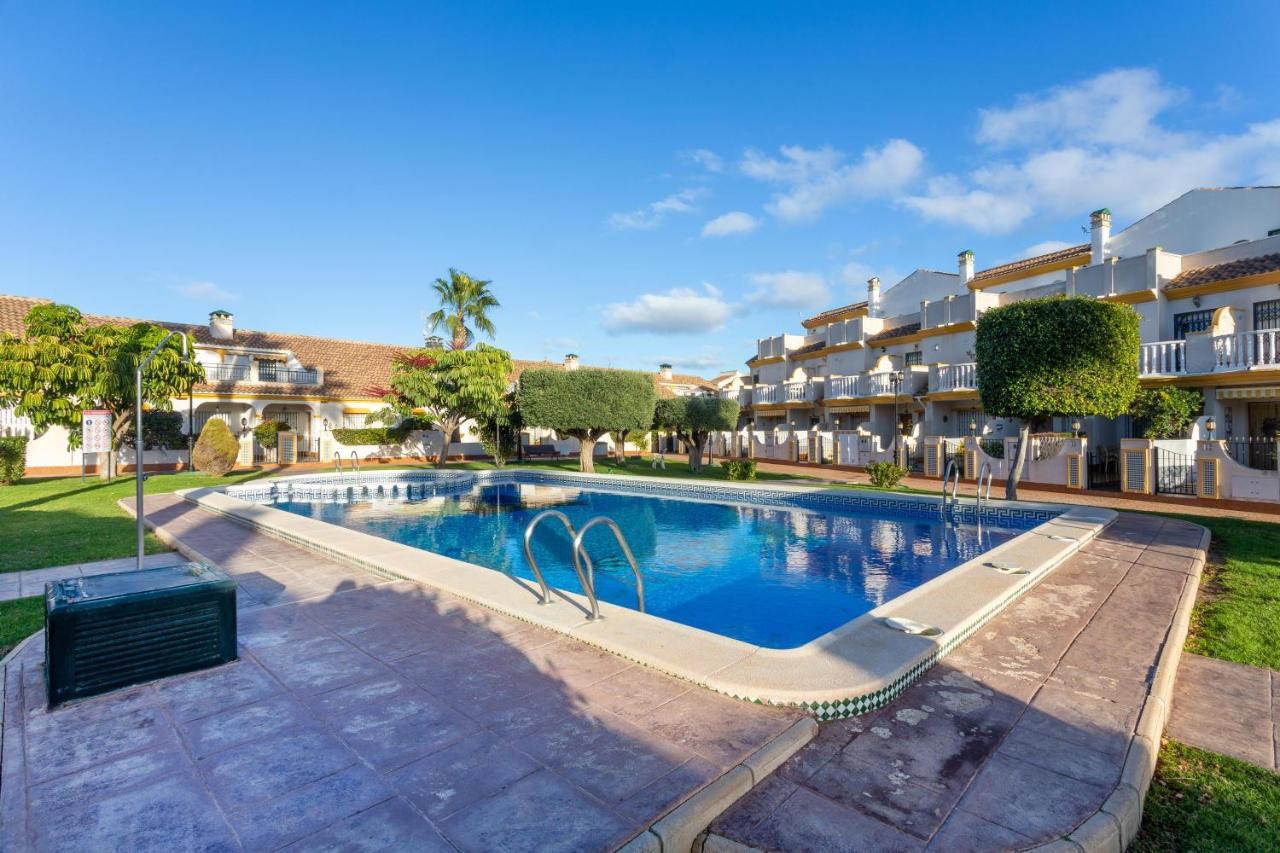 Pool-Side Townhouse In Cabo Roig Villa Orihuela Kültér fotó