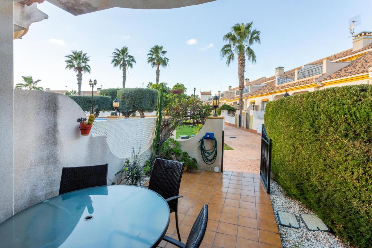 Pool-Side Townhouse In Cabo Roig Villa Orihuela Kültér fotó