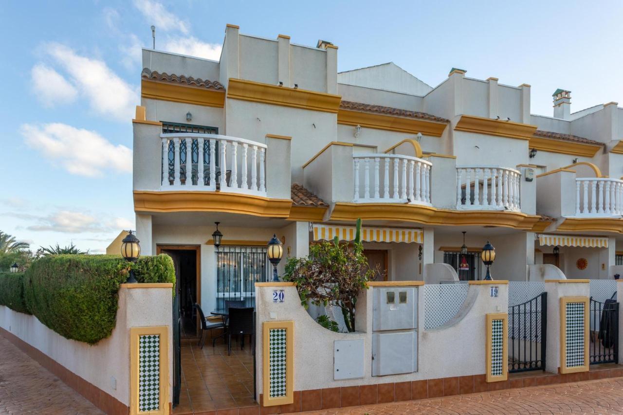 Pool-Side Townhouse In Cabo Roig Villa Orihuela Kültér fotó